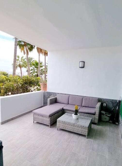 Appartement Playa Bastian First Line Of The Sea à Costa Teguise Extérieur photo