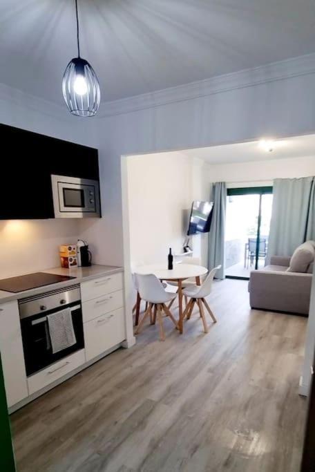 Appartement Playa Bastian First Line Of The Sea à Costa Teguise Extérieur photo